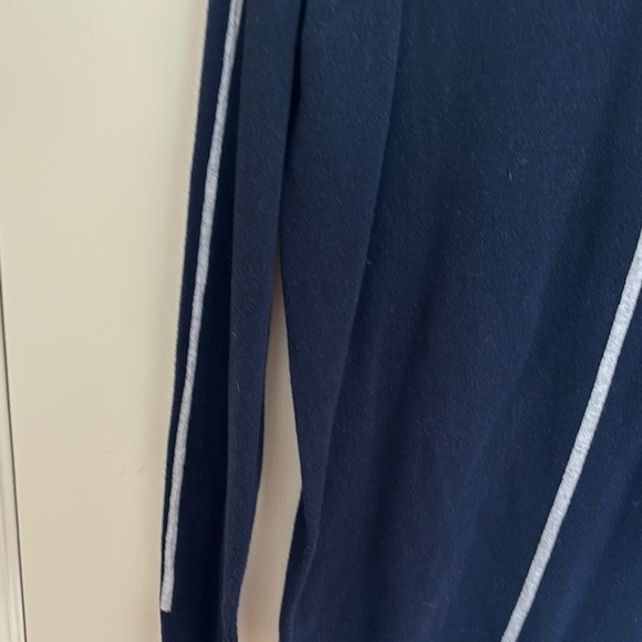 Banana Republic Ladies Navy and Silver Sweater - Picture 5 of 12